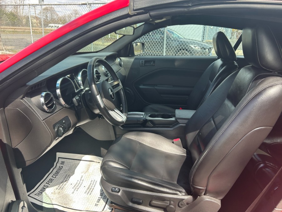2007 Ford Mustang V6 Deluxe photo