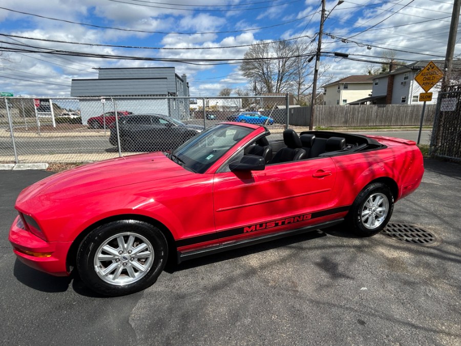 2007 Ford Mustang V6 Deluxe photo