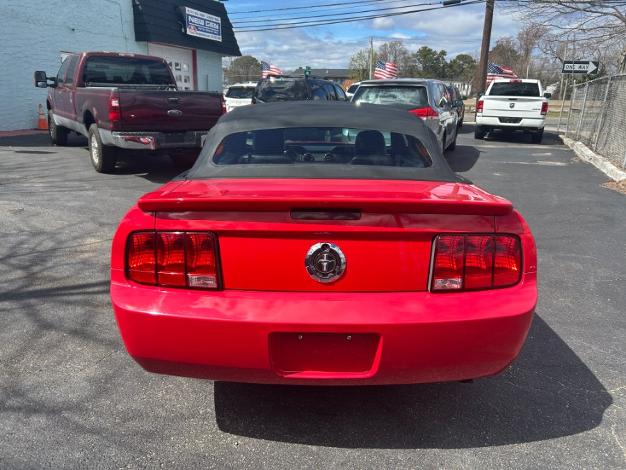 2007 Ford Mustang V6 Deluxe photo