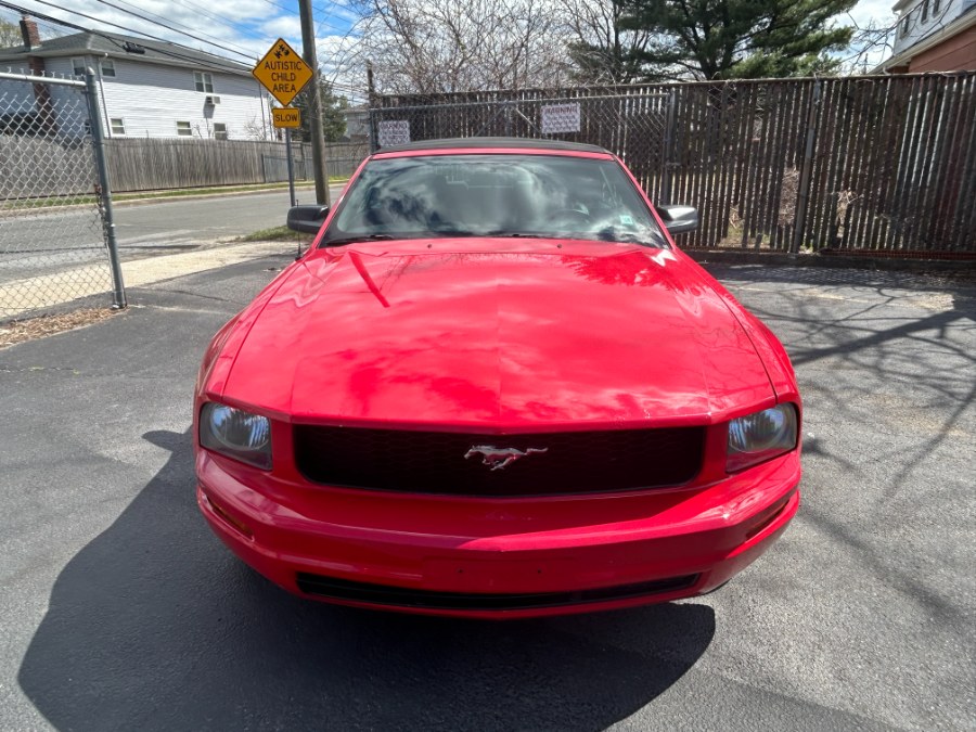 2007 Ford Mustang V6 Deluxe photo