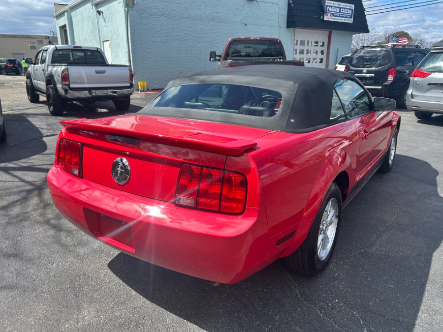 2007 Ford Mustang V6 Deluxe photo