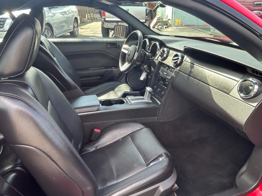 2007 Ford Mustang V6 Deluxe photo
