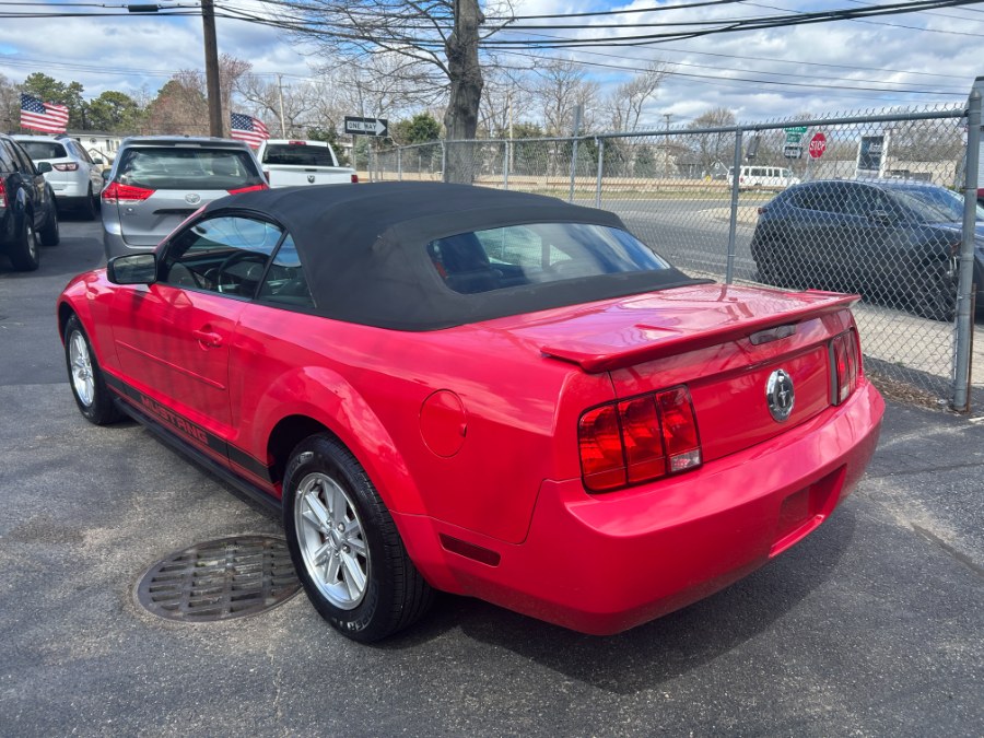 2007 Ford Mustang V6 Deluxe photo