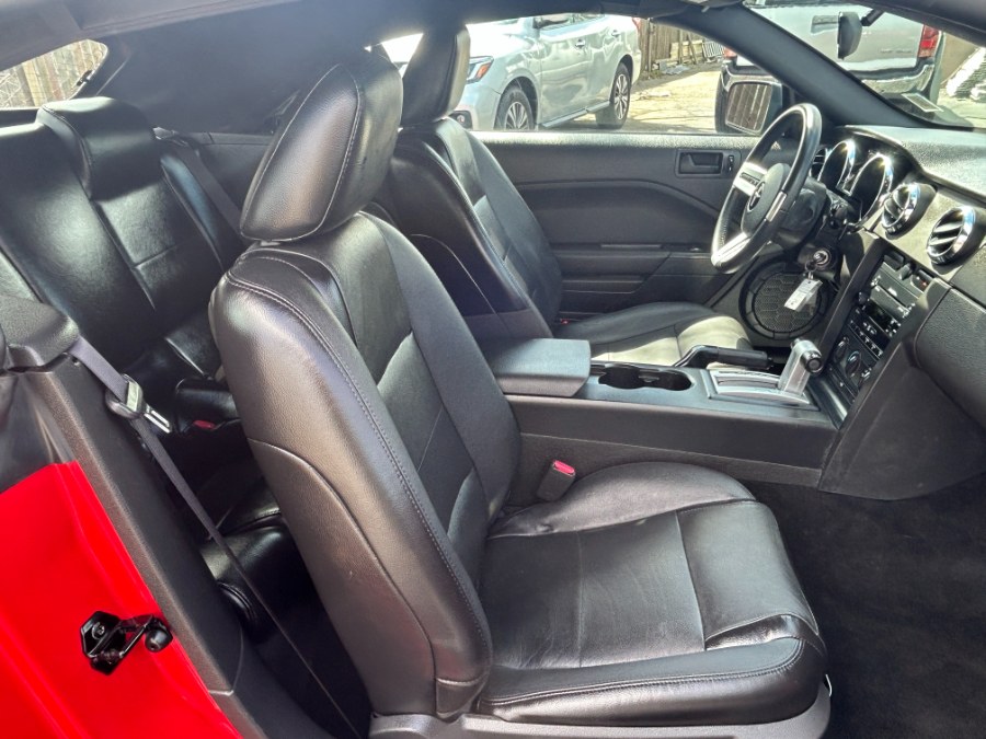 2007 Ford Mustang V6 Deluxe photo