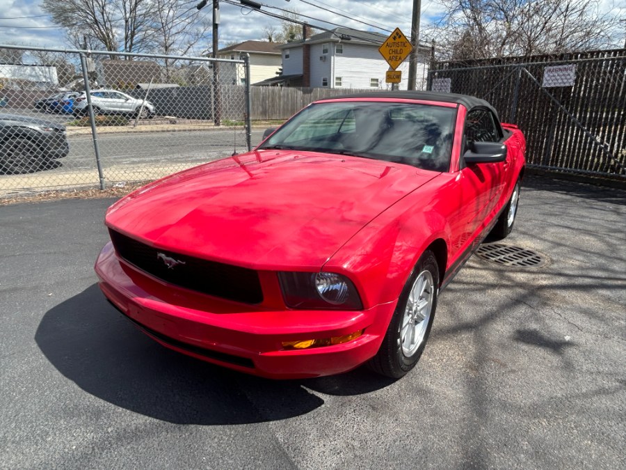 2007 Ford Mustang V6 Deluxe photo
