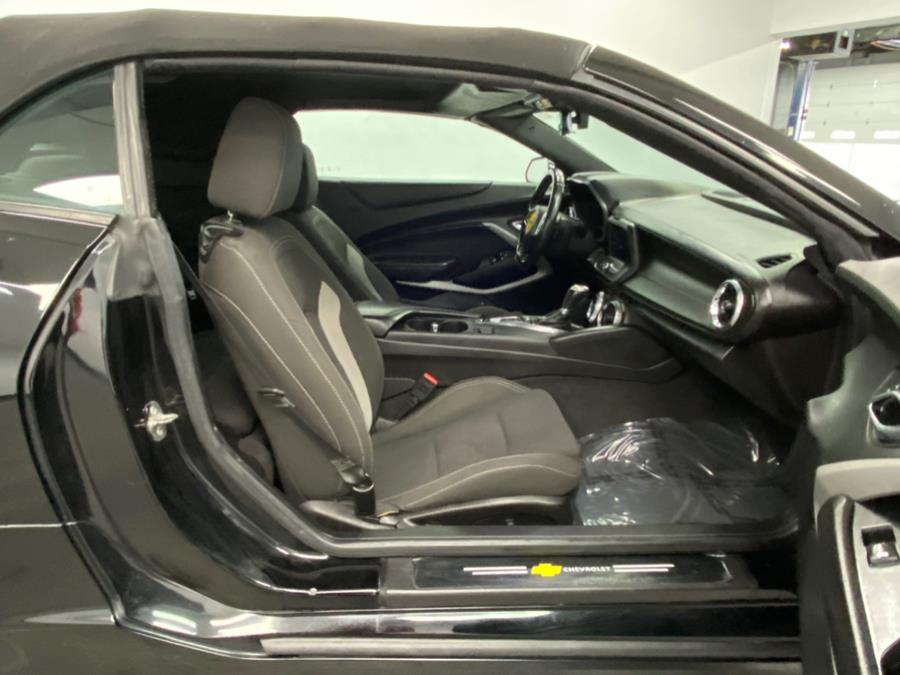 2019 Chevrolet Camaro 2dr Conv 1LT photo
