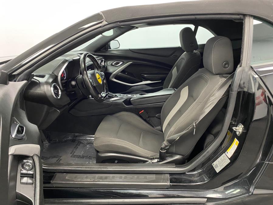 2019 Chevrolet Camaro 2dr Conv 1LT photo