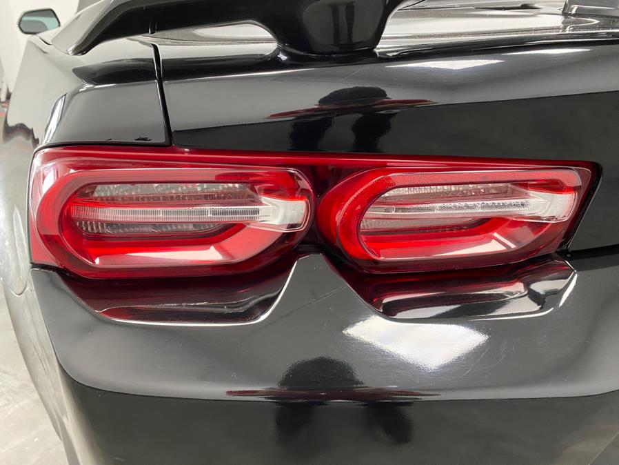 2019 Chevrolet Camaro 2dr Conv 1LT photo