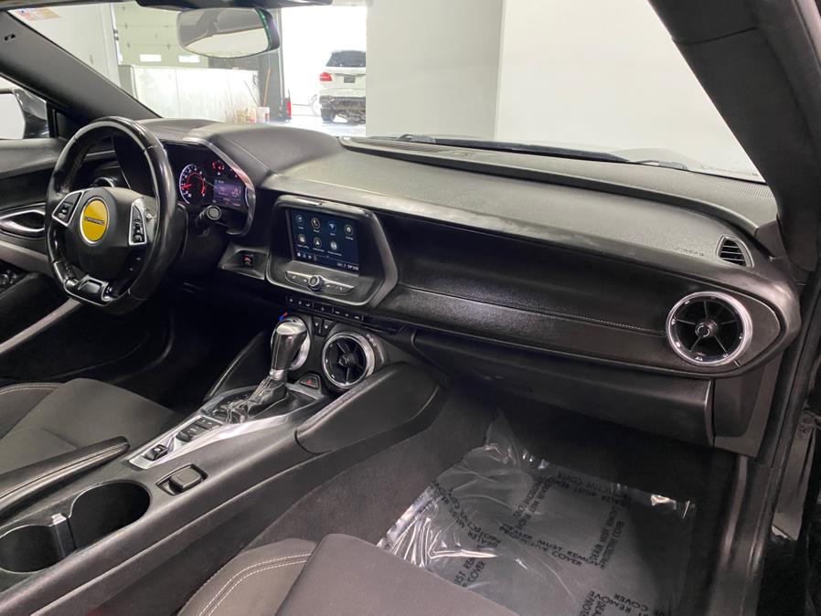 2019 Chevrolet Camaro 2dr Conv 1LT photo