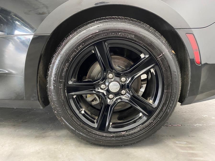 2019 Chevrolet Camaro 2dr Conv 1LT photo