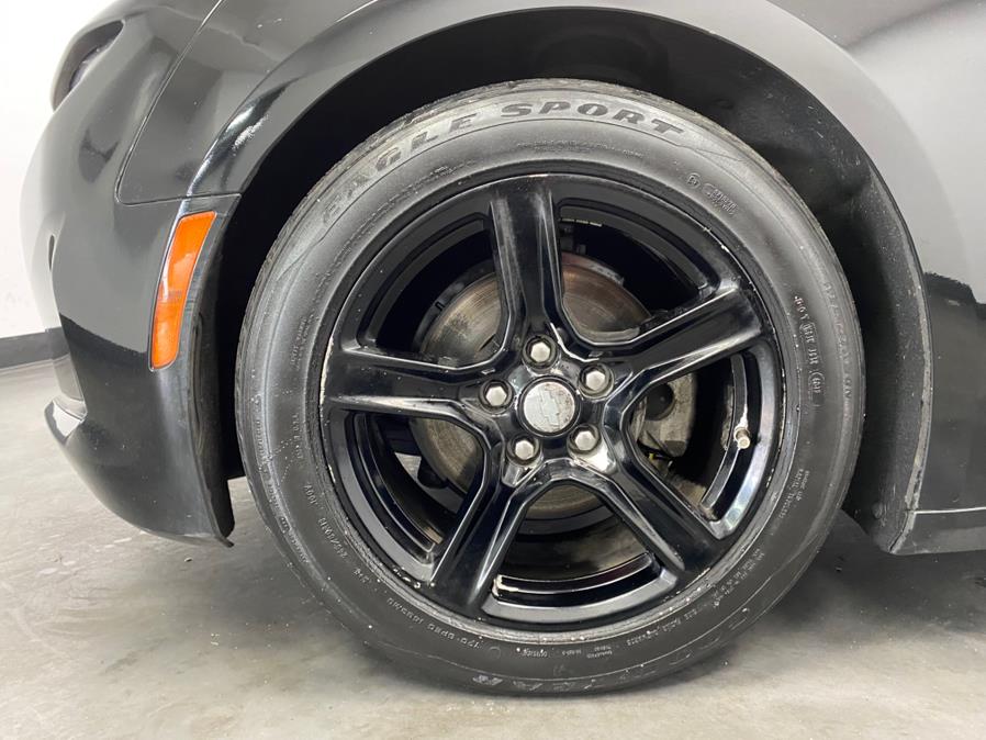 2019 Chevrolet Camaro 2dr Conv 1LT photo