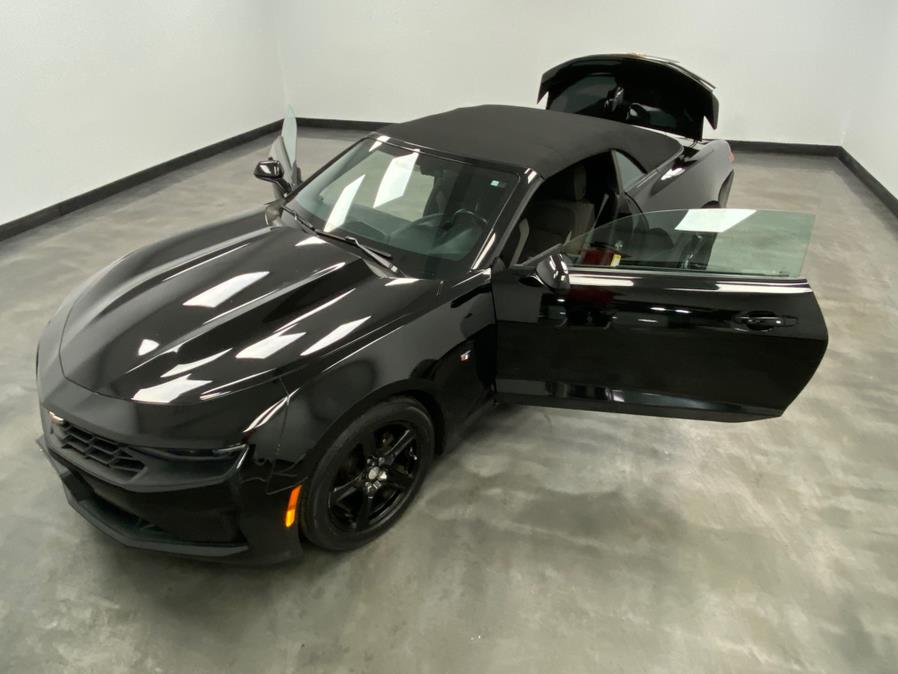 2019 Chevrolet Camaro 2dr Conv 1LT photo