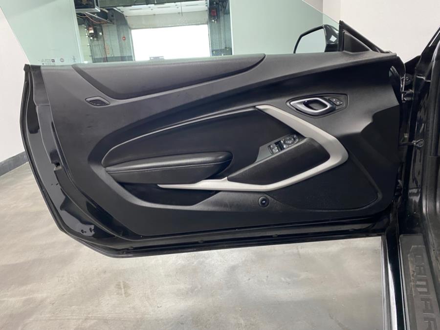 2019 Chevrolet Camaro 2dr Conv 1LT photo