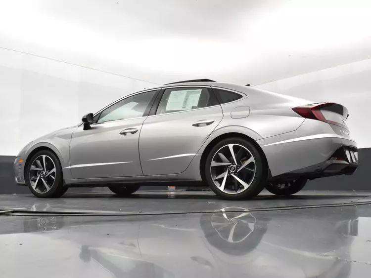 2021 Hyundai Sonata SEL Plus Sedan 4D photo