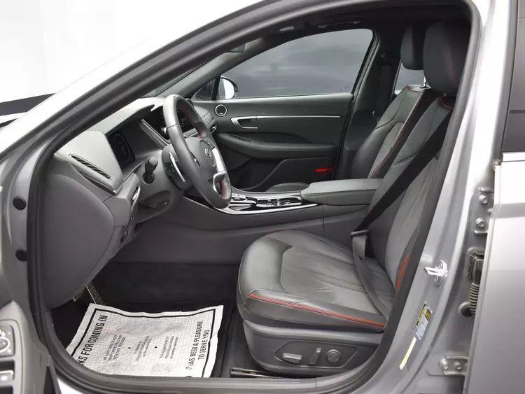 2021 Hyundai Sonata SEL Plus Sedan 4D photo