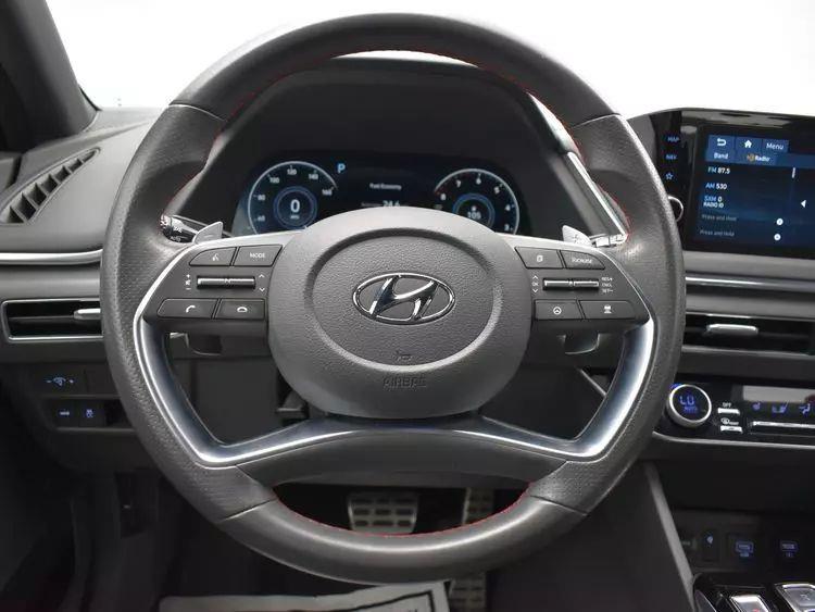 2021 Hyundai Sonata SEL Plus Sedan 4D photo