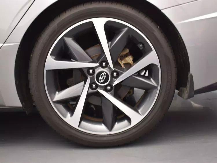 2021 Hyundai Sonata SEL Plus Sedan 4D photo