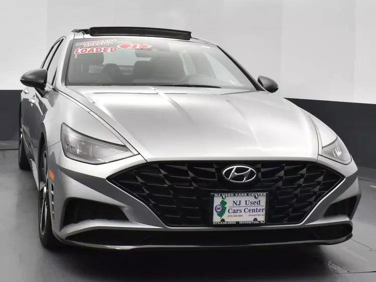 2021 Hyundai Sonata SEL Plus Sedan 4D photo