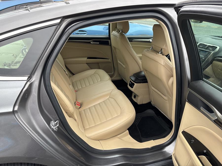 2014 Ford Fusion SE photo