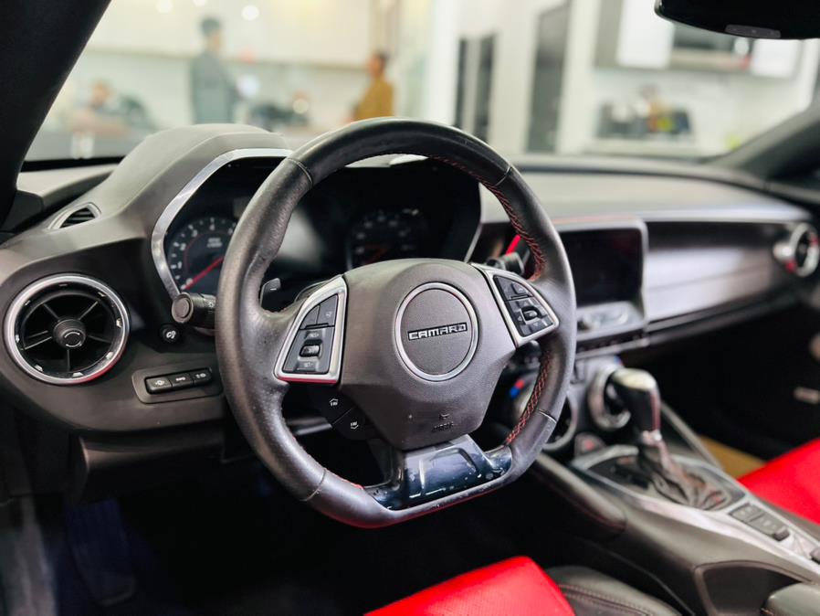 2018 Chevrolet Camaro 2dr Cpe 2LT photo