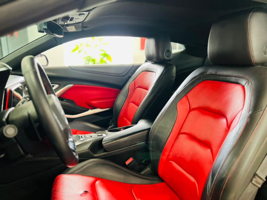 2018 Chevrolet Camaro 2dr Cpe 2LT photo