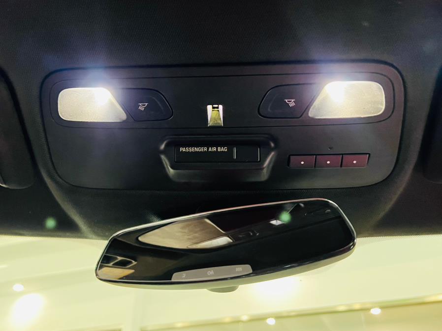 2018 Chevrolet Camaro 2dr Cpe 2LT photo