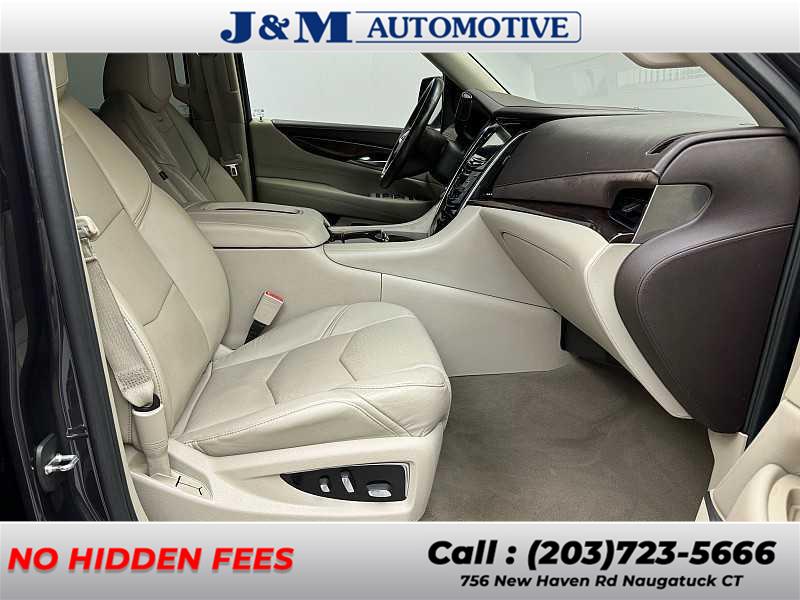 2016 Cadillac Escalade Luxury Collection photo