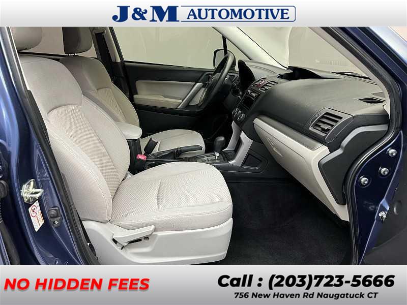 2014 Subaru Forester 2.5i photo