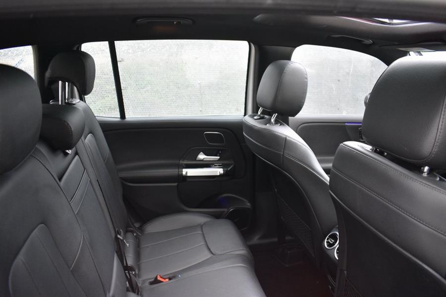 2021 Mercedes-Benz GLB 250 photo