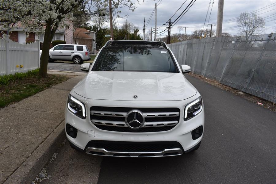 2021 Mercedes-Benz GLB 250 photo