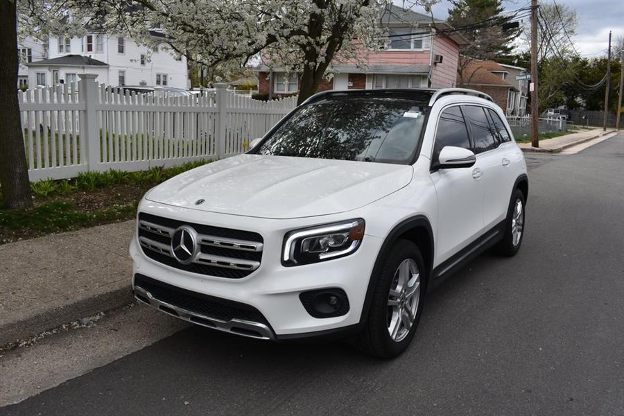 2021 Mercedes-Benz GLB 250 photo