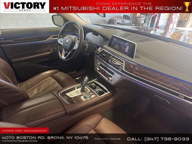 2022 BMW 7-Series 740i xDrive photo