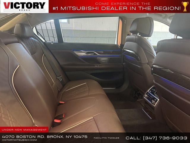 2022 BMW 7-Series 740i xDrive photo