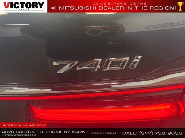 2022 BMW 7-Series 740i xDrive photo