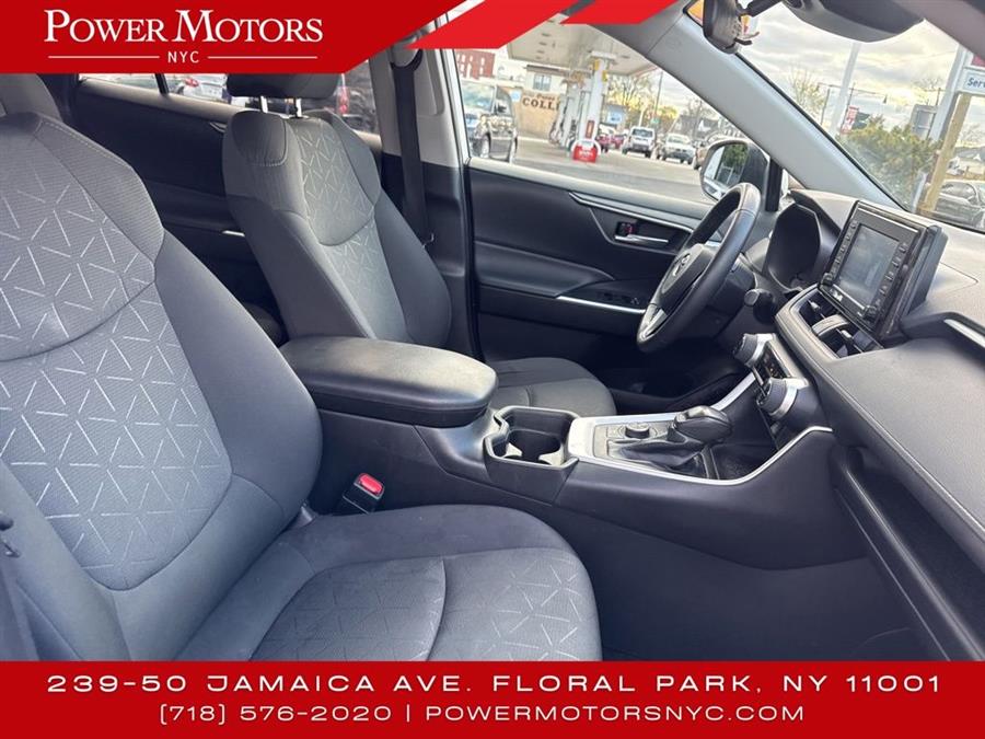 2021 Toyota RAV4 Hybrid XLE photo