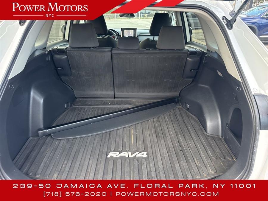 2021 Toyota RAV4 Hybrid XLE photo