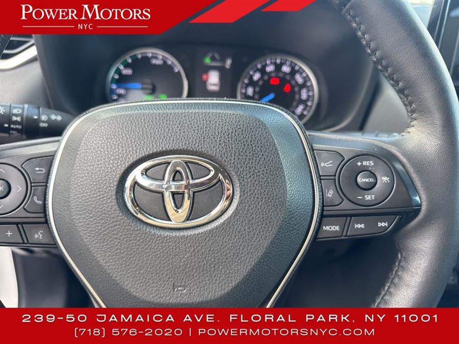 2021 Toyota RAV4 Hybrid XLE photo