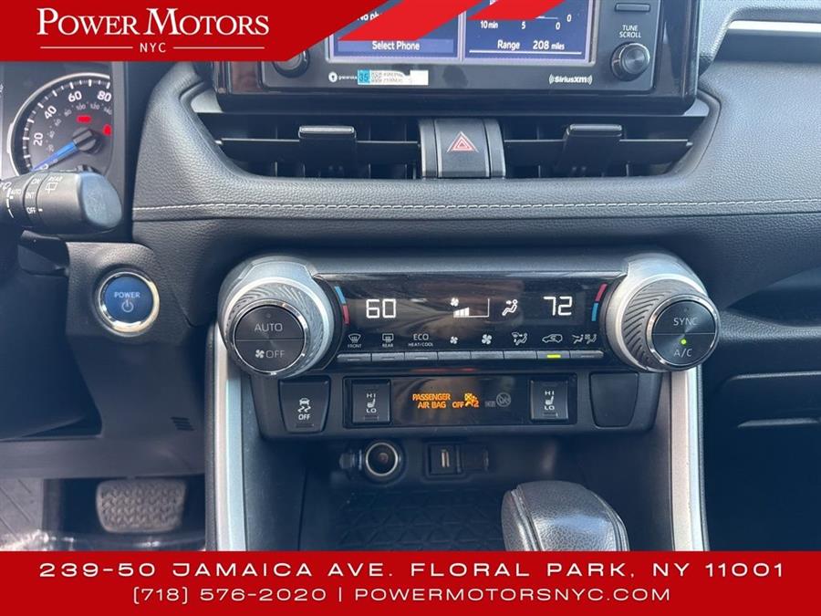 2021 Toyota RAV4 Hybrid XLE photo