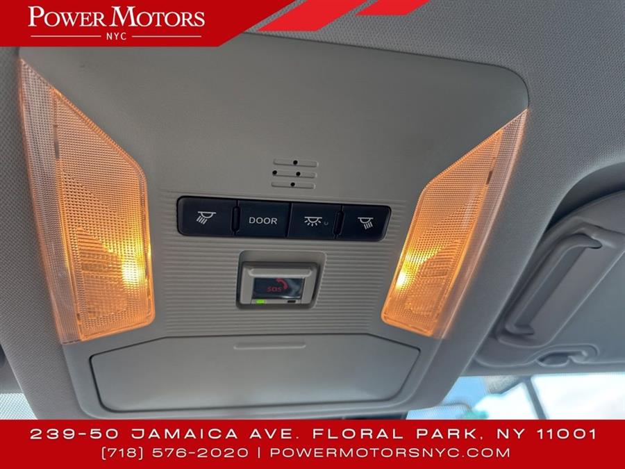 2021 Toyota RAV4 Hybrid XLE photo