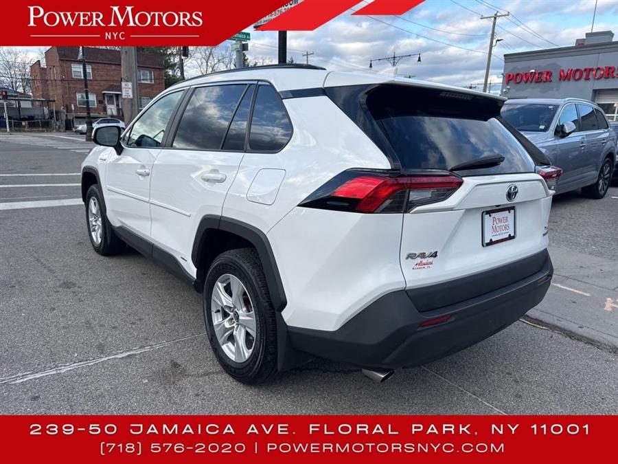 2021 Toyota RAV4 Hybrid XLE photo