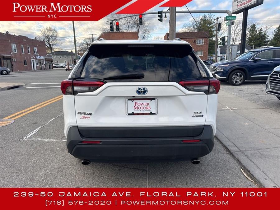 2021 Toyota RAV4 Hybrid XLE photo