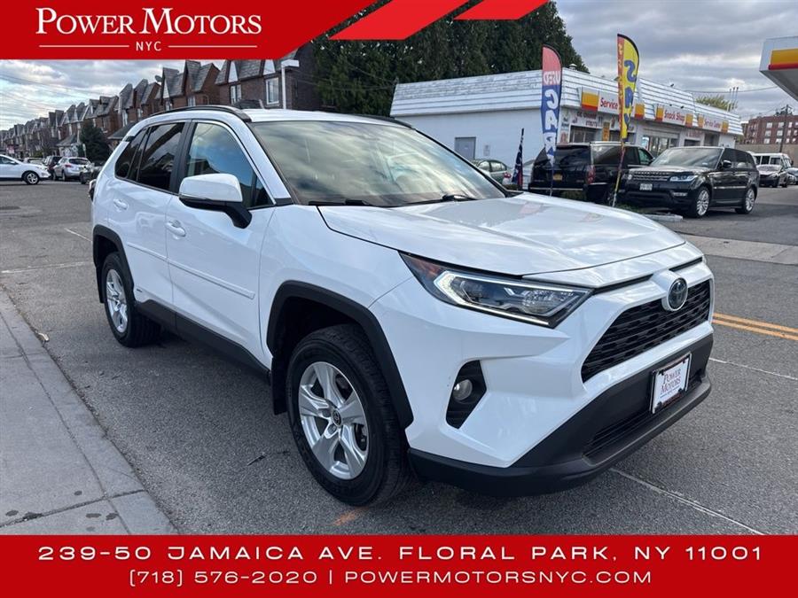 2021 Toyota RAV4 Hybrid XLE photo