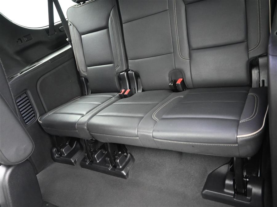 2023 Chevrolet Suburban Premier photo