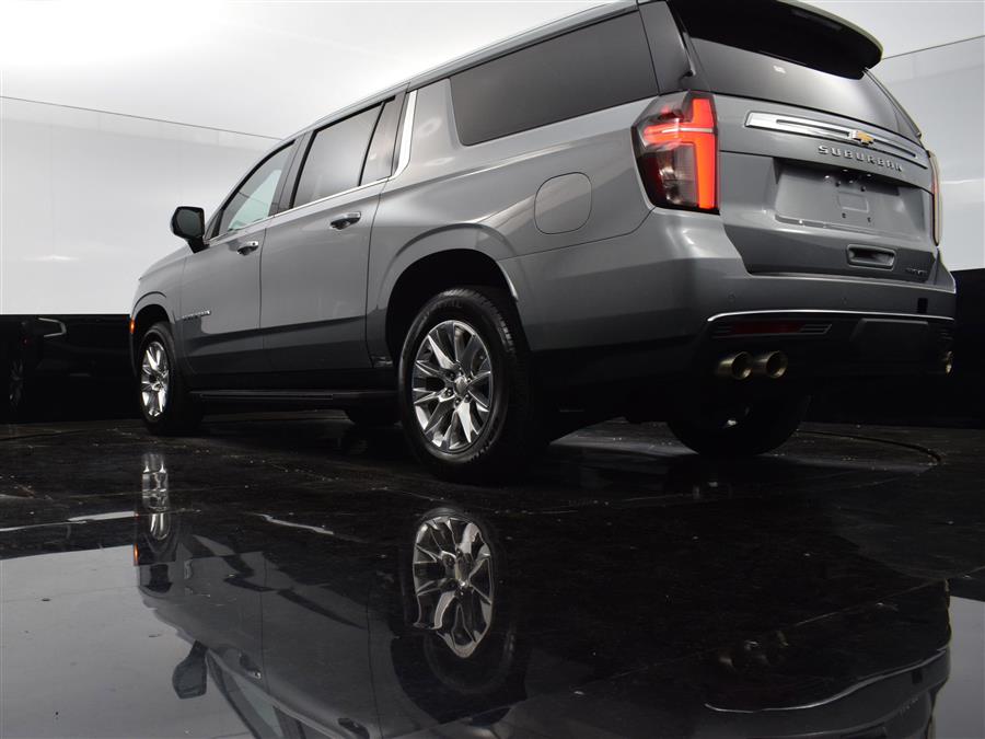 2023 Chevrolet Suburban Premier photo