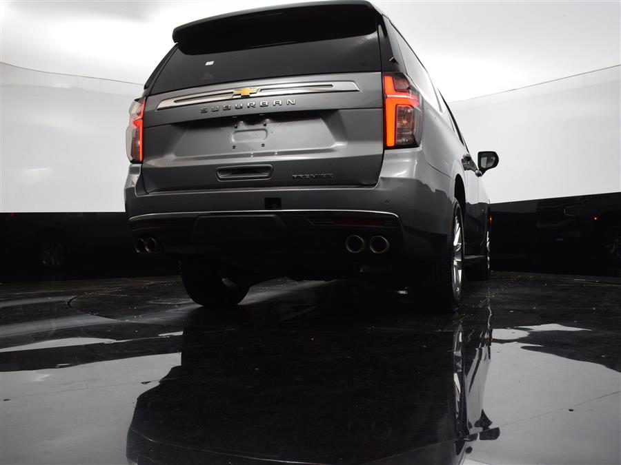 2023 Chevrolet Suburban Premier photo