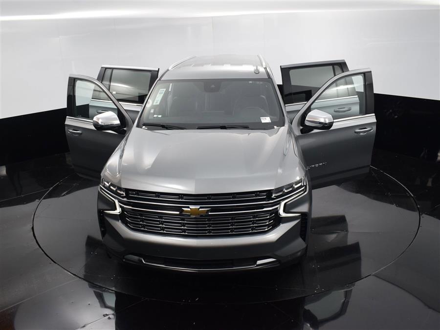 2023 Chevrolet Suburban Premier photo
