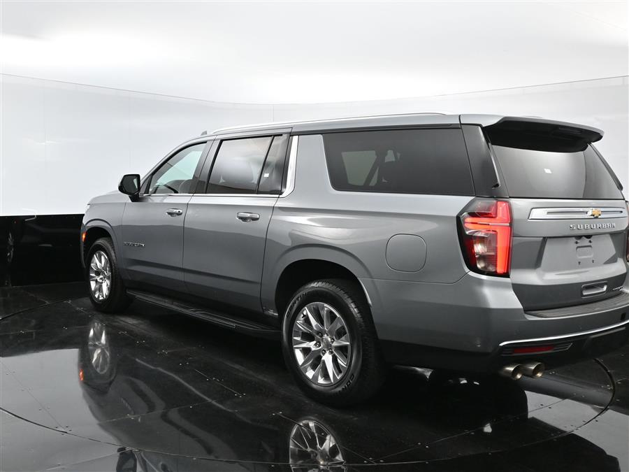 2023 Chevrolet Suburban Premier photo