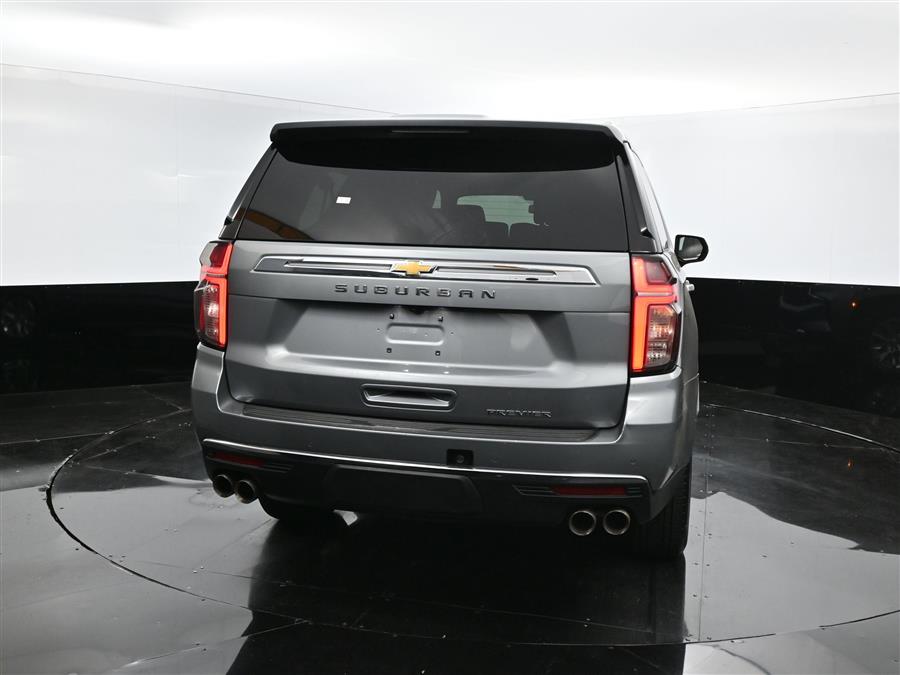 2023 Chevrolet Suburban Premier photo