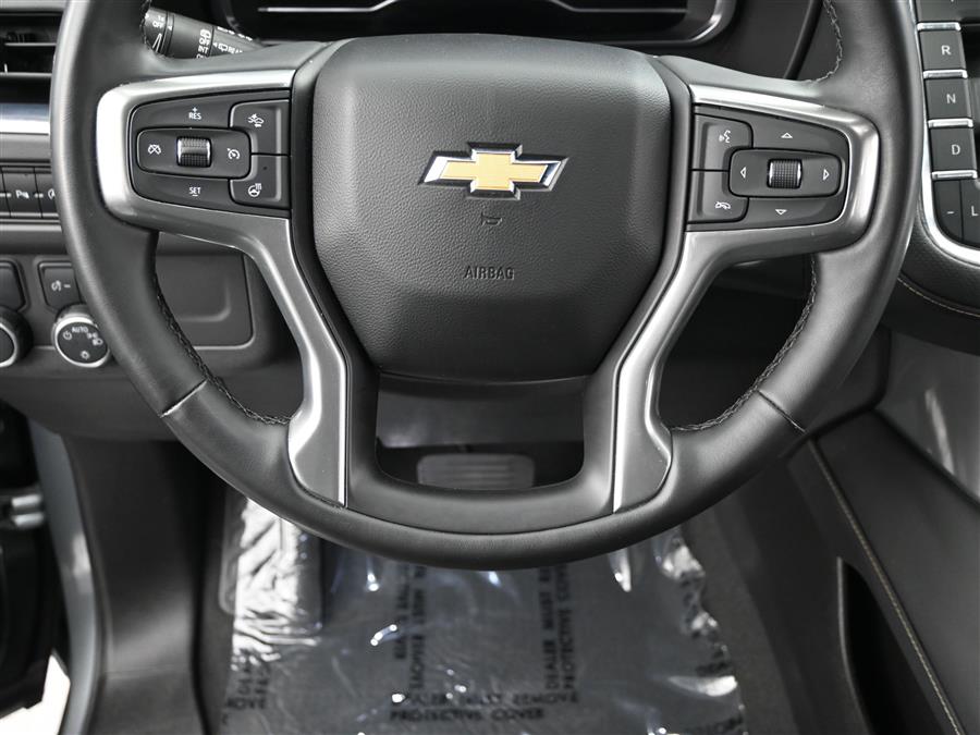 2023 Chevrolet Suburban Premier photo