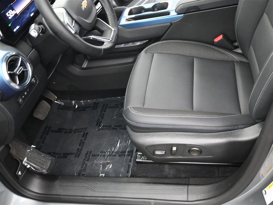 2025 Chevrolet Equinox EV LT photo